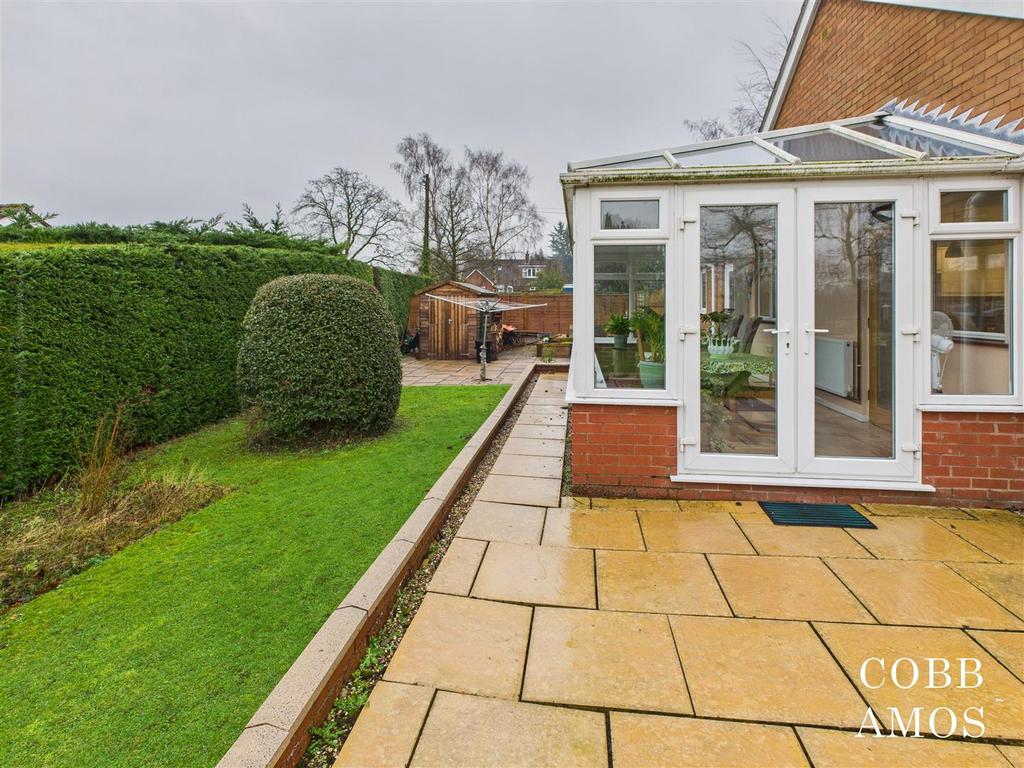 1. side garden &amp; conservatory.jpg