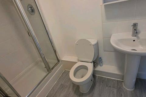 2 bedroom flat to rent, Stanley Road, Whalley Range M16