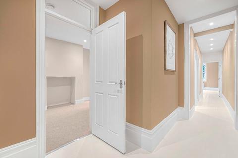 3 bedroom property to rent, Albert Bridge Road, London, SW11