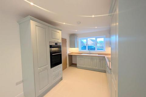 undefined, Main Street, Claypole