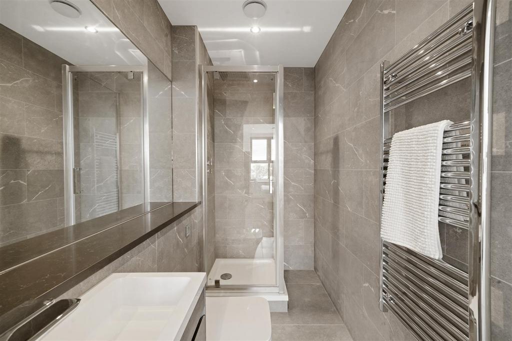 69 Queensbridge Drive - Neg Me Nb Ly Q39f0 HCn Z54.jpg