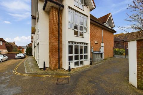 2 bedroom house to rent, Adelaide Place, Canterbury