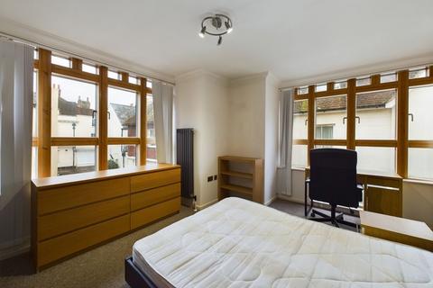 2 bedroom house to rent, Adelaide Place, Canterbury
