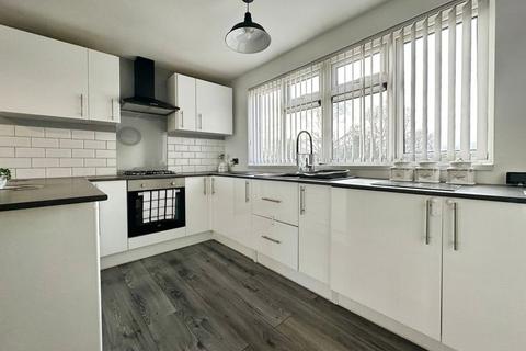 2 bedroom flat for sale, Whateley Avenue, Walsall, WS3 1RA