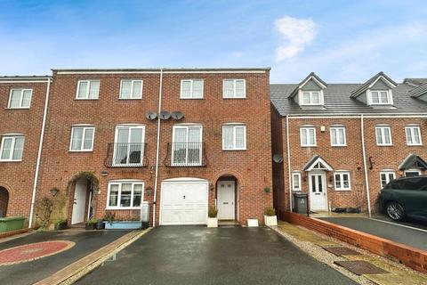 4 bedroom end of terrace house for sale, Windrush Close, Pelsall, WS3 4LJ