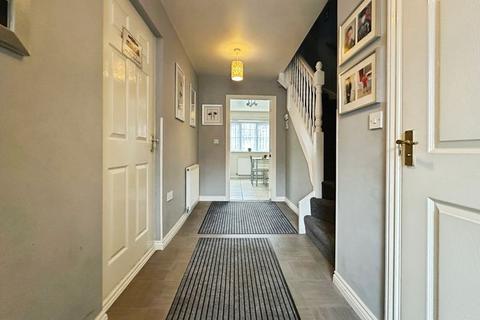 4 bedroom end of terrace house for sale, Windrush Close, Pelsall, WS3 4LJ