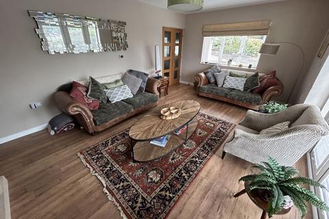 4 bedroom detached house for sale, Gorwel, Llanfairfechan