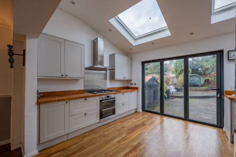 4 bedroom semi-detached house for sale, Walpole Road, Bromley BR2
