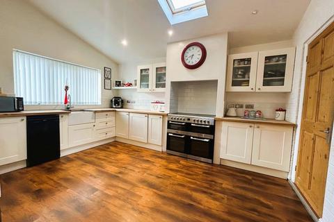 4 bedroom detached house for sale, Holly Lane, Walsall Wood WS9 9JF