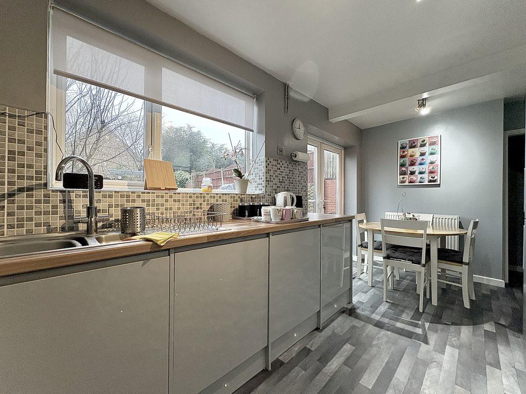 Dining kitchen