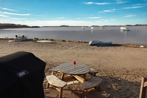 1 bedroom chalet for sale, Mudeford Sand Spit, Christchurch Hut 112