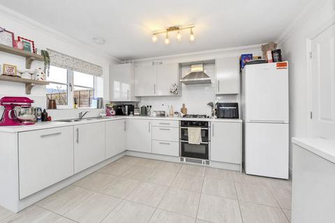 3 bedroom terraced house for sale, Meadow Brown Way, Thurston