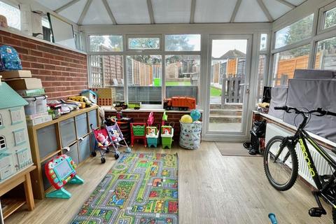3 bedroom terraced house for sale, Oundle Road, Kingstanding, Birmingham B44 8EN