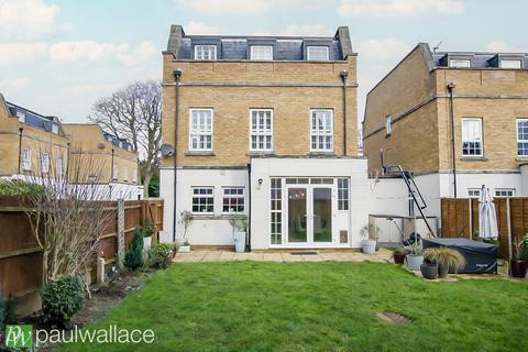 5 bedroom detached house for sale, Manor House Gardens, Broxbourne