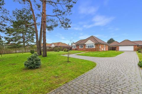 3 bedroom detached bungalow for sale - 55 Horncastle Road, Woodhall Spa