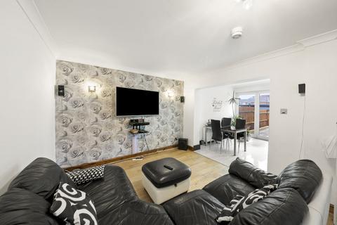 4 bedroom semi-detached house for sale, Kingshill Avenue, Northolt