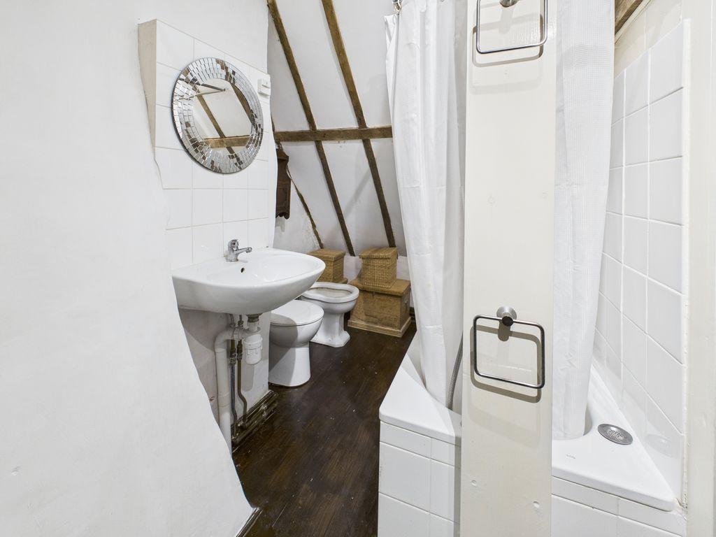 En Suite Bathroom