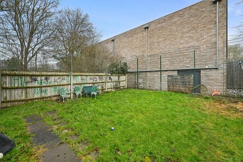 3 bedroom detached house for sale, Chicheley Gardens, Harrow