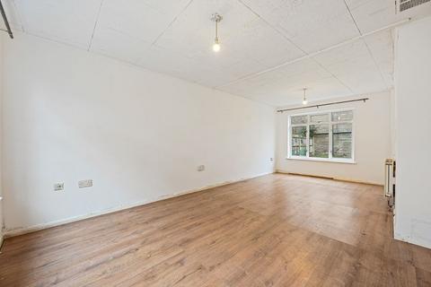 3 bedroom detached house for sale, Chicheley Gardens, Harrow