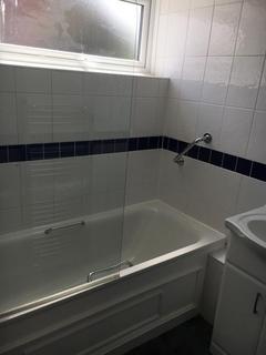3 bedroom apartment to rent, Kintyre Close, London
