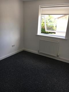 3 bedroom apartment to rent, Kintyre Close, London