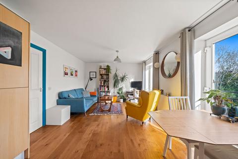 2 bedroom flat for sale, Brinkley Road, Worcester Park