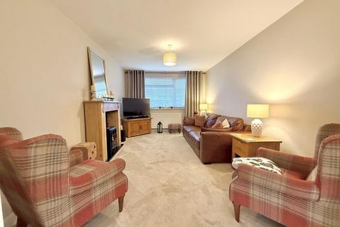 4 bedroom semi-detached house for sale, Bowland Crescent, Dunstable