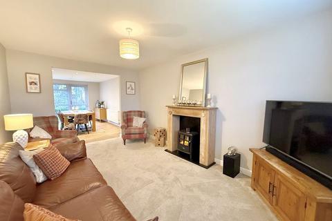 4 bedroom semi-detached house for sale, Bowland Crescent, Dunstable