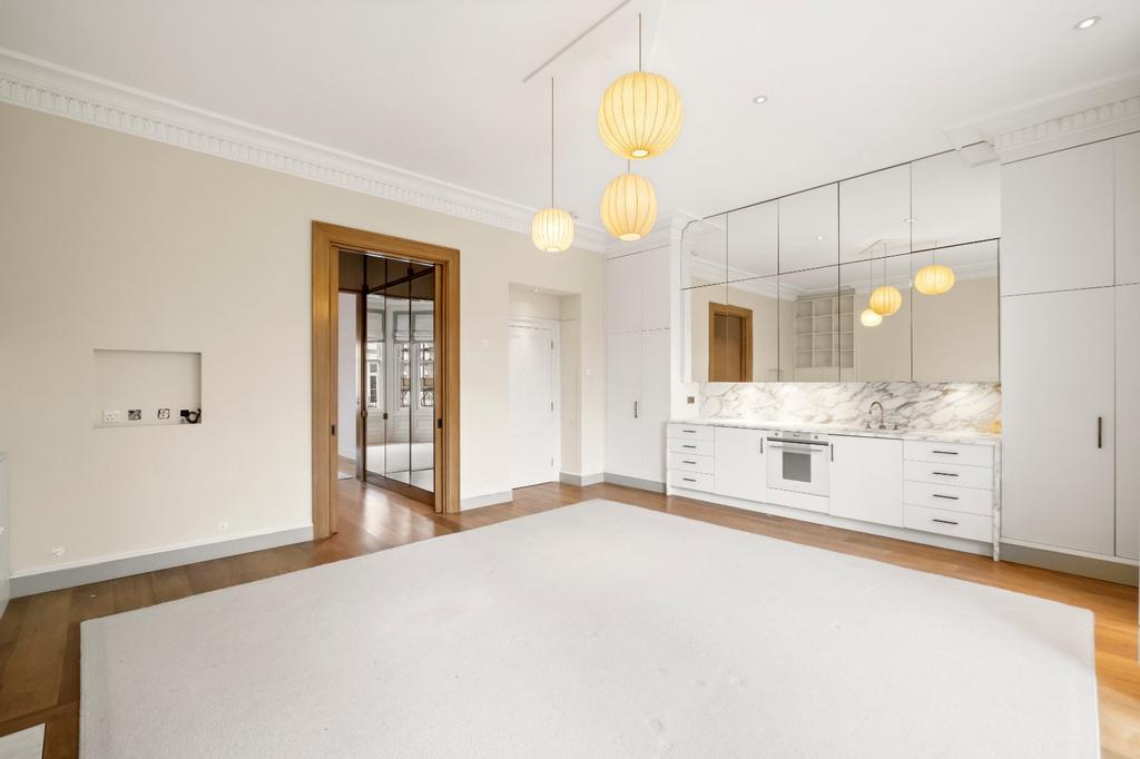 Kitchen/Reception