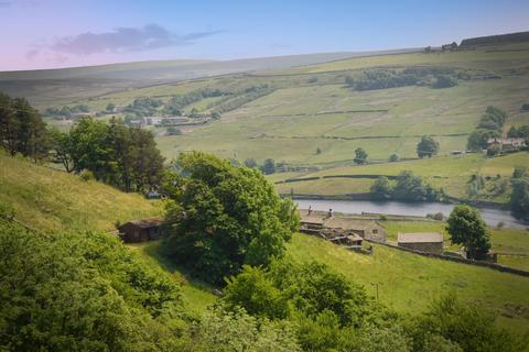2 bedroom detached bungalow to rent, "The Lodge" Far Deanfields Farm , Dean Edge Road, Oldfield, Keighley, BD22 0FF