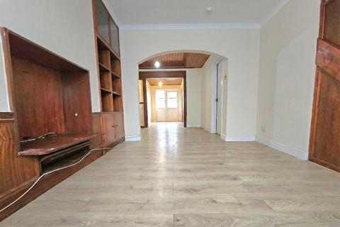 2 bedroom terraced house for sale, Repton Avenue, Hayes, UB3