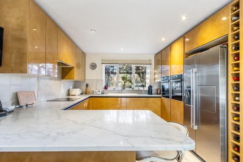 5 bedroom detached house for sale, Richardson Crescent, Cheshunt EN7