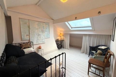 2 bedroom terraced house for sale, King Street, Todmorden OL14