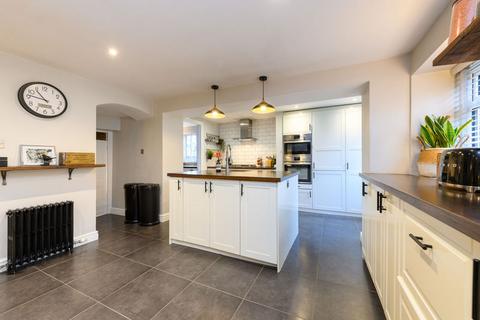 4 bedroom end of terrace house for sale, Trowbridge Road, Bradford on Avon BA15