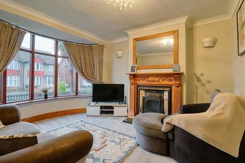 3 bedroom semi-detached house for sale, Newland Avenue, Scunthorpe