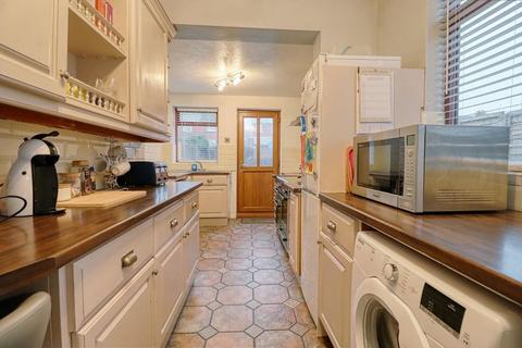 3 bedroom semi-detached house for sale, Newland Avenue, Scunthorpe