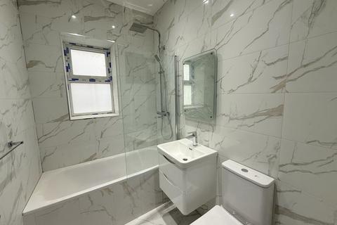 3 bedroom flat to rent, Herbert Road, London