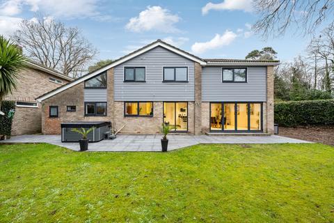 4 bedroom detached house for sale, Whitchurch Avenue, Broadstone BH18