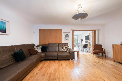 undefined, Farmleigh, Southgate N14