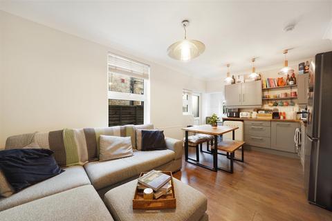 2 bedroom flat for sale, Pattenden Road, London SE6