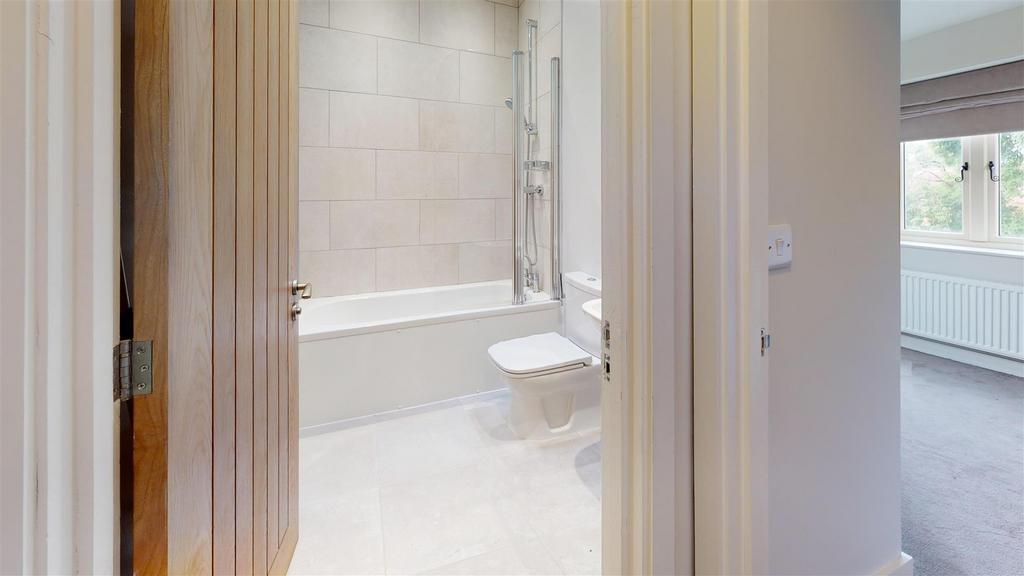 3-Old-Bush-Gardens-Bathroom.jpg