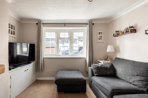 2 bedroom end of terrace house for sale, Clarence Walk, Redhill