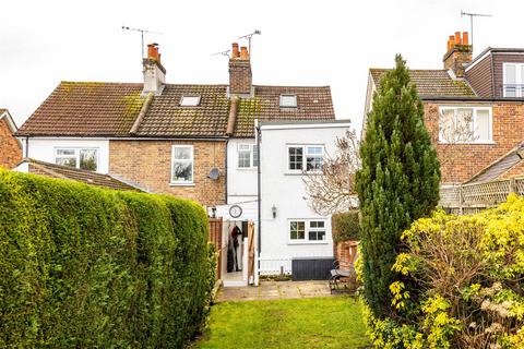 2 bedroom end of terrace house for sale, Clarence Walk, Redhill