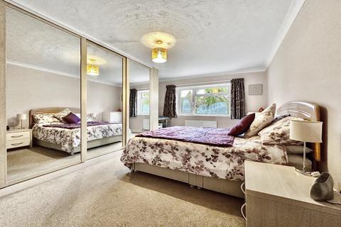 2 bedroom apartment for sale, Cheyne Court, 37 Surrey Road, Bournemouth, Dorset, BH4