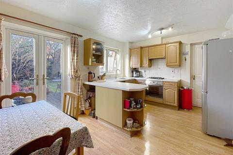 3 bedroom end of terrace house for sale, Reeve Drive, Kenilworth