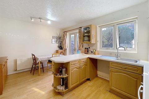3 bedroom end of terrace house for sale, Reeve Drive, Kenilworth