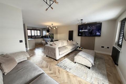 4 bedroom house for sale, Barnwell View, Houghton Le Spring DH4