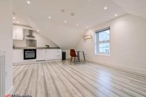 undefined, Carshalton Road, Sutton SM1