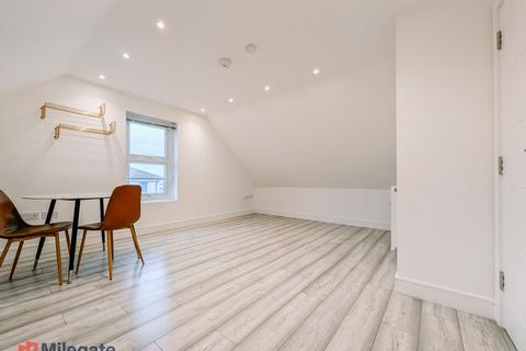 undefined, Carshalton Road, Sutton SM1