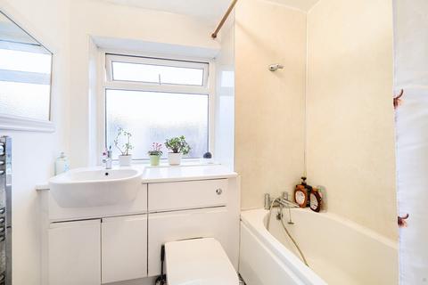 2 bedroom apartment for sale, The Cloisters, Frimley, Camberley, Surrey, GU16
